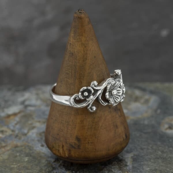 Royal Mile Silver - flowers on vine silver ring